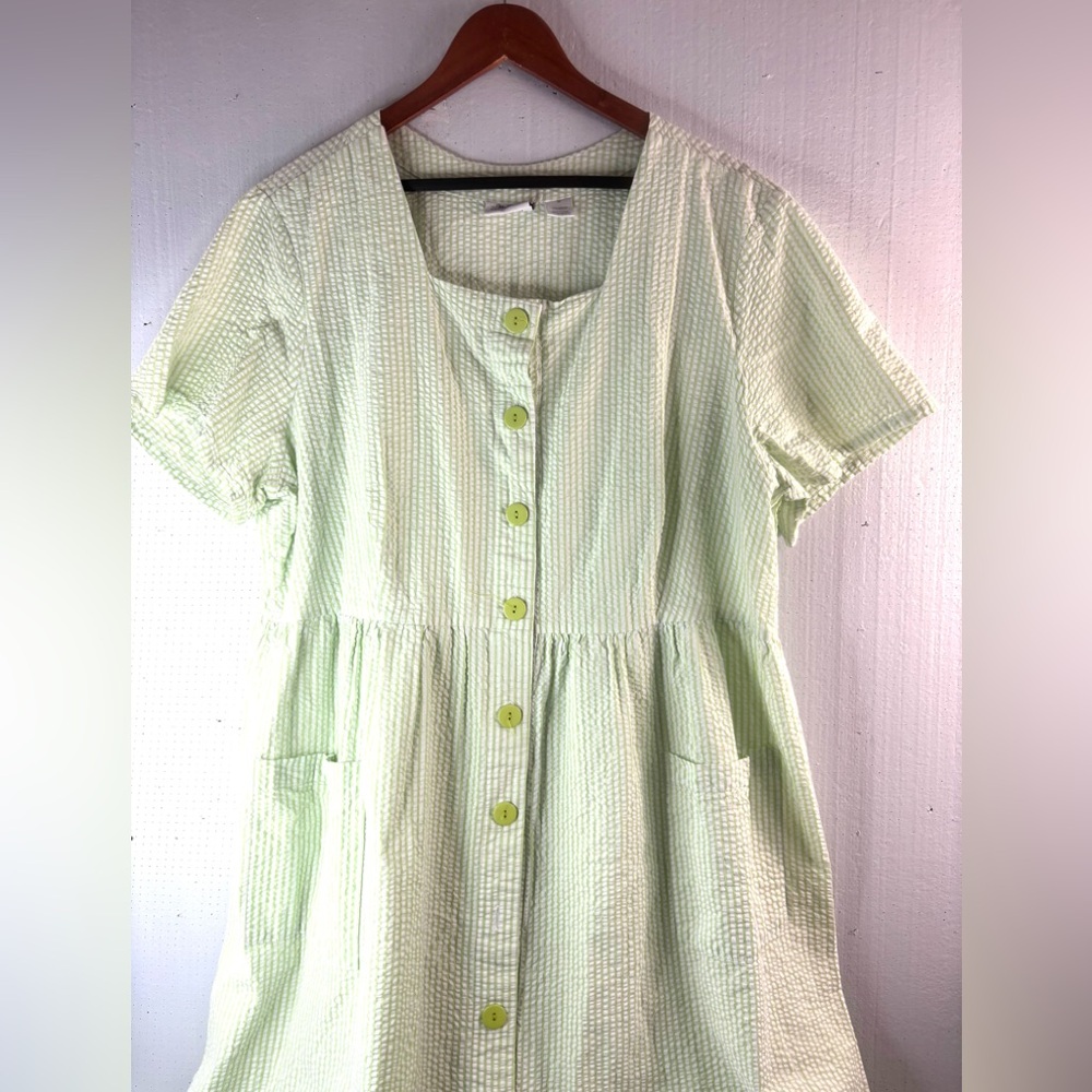 The Vermont Country Store 3X Seersucker Button-Front Pocketed Midi Dress in Lime - Picture 2 of 6